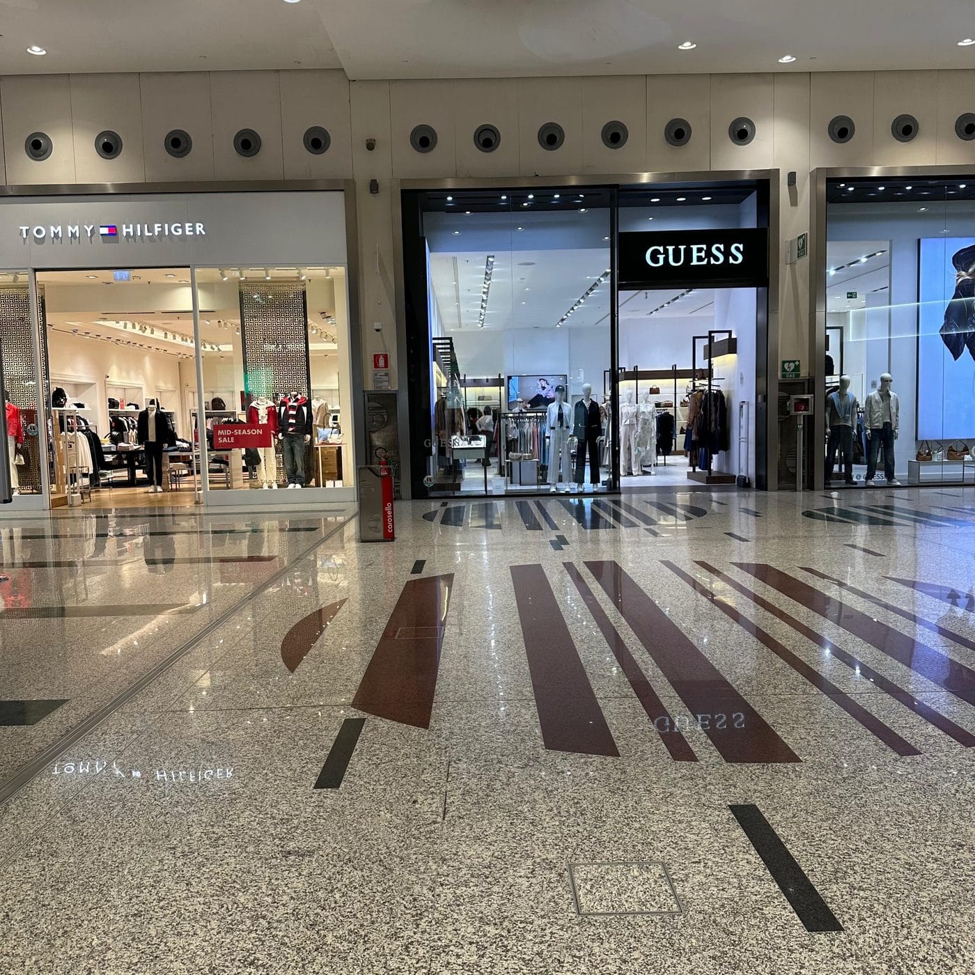 Foto principale di Centro Commerciale CremonaPo - Spazio temporaneo C28S009